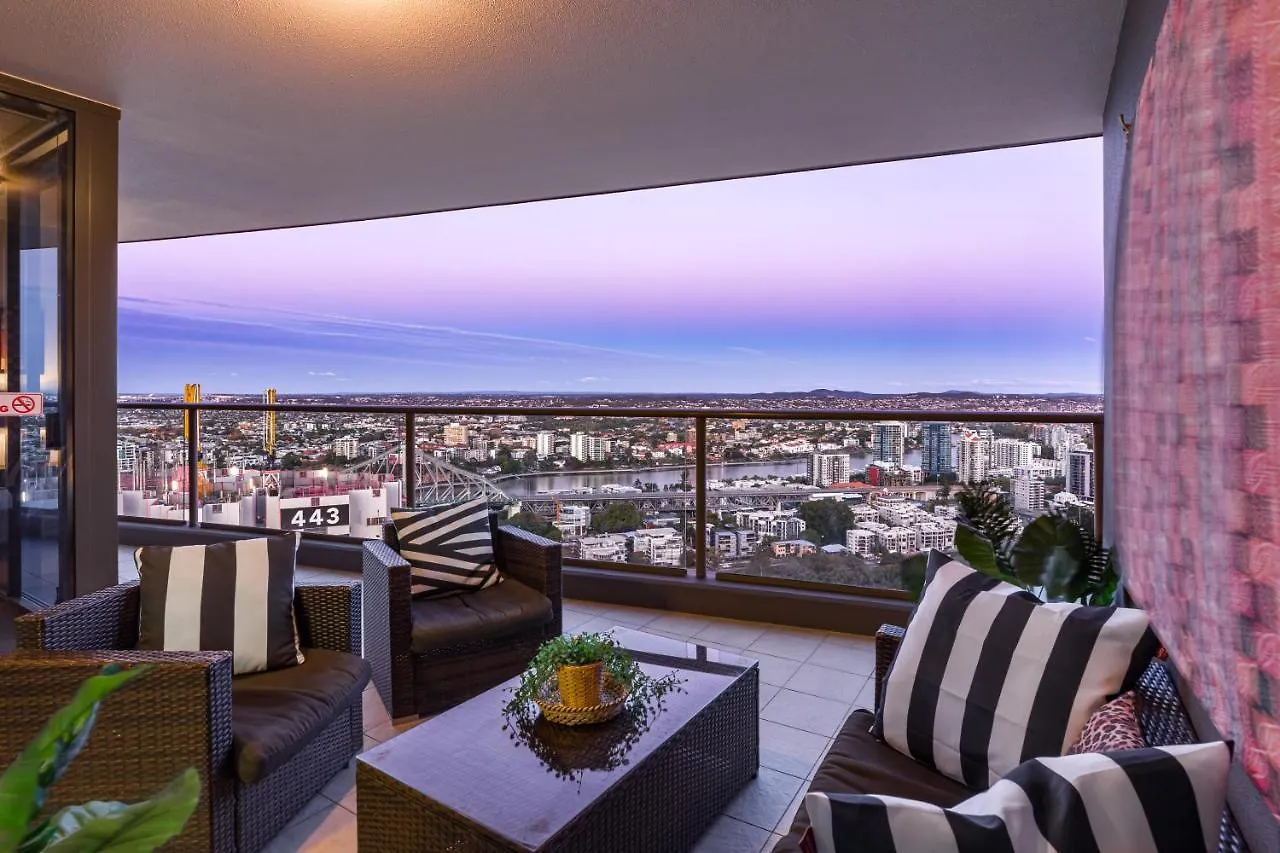 African Escape On Level 38 - Balcony With Views Brisbane Apartment